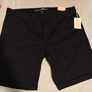 NWT Universal Thread Black Bermuda Shorts
